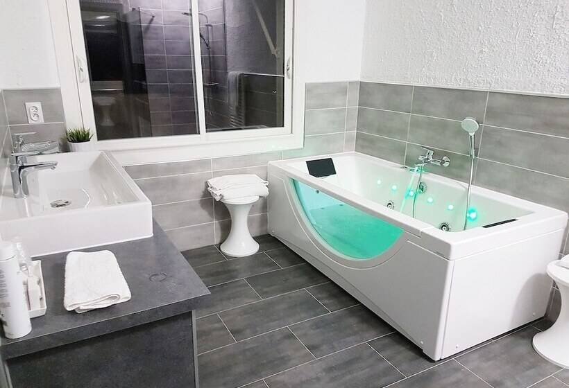 ジュニアスイート, Domaine Du Lac   Teritoria