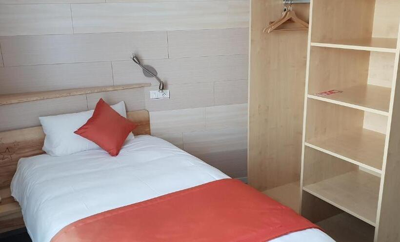 חדר סופריור יחיד, Logis Hôtel Restaurant Hostellerie De L étoile