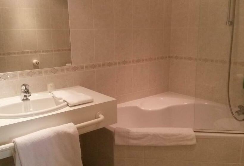 Семейный Номер, Logis Hôtel Le Moulin De La Coudre