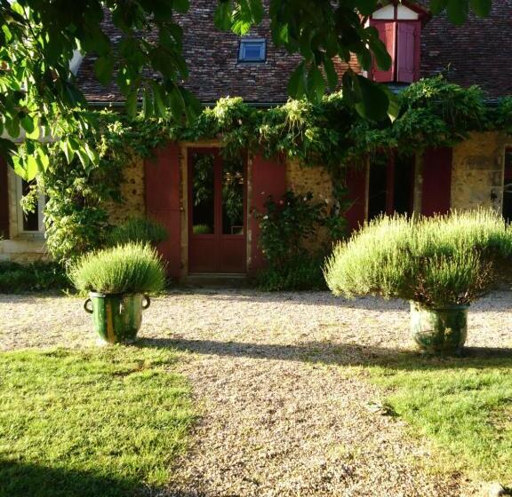 غرفة قياسية مطلّة علي الحديقة, Chambres D Hôtes   Dîners   Piscine   Centre Ville Bergerac 5km   Domaine De Bellevue Cottage