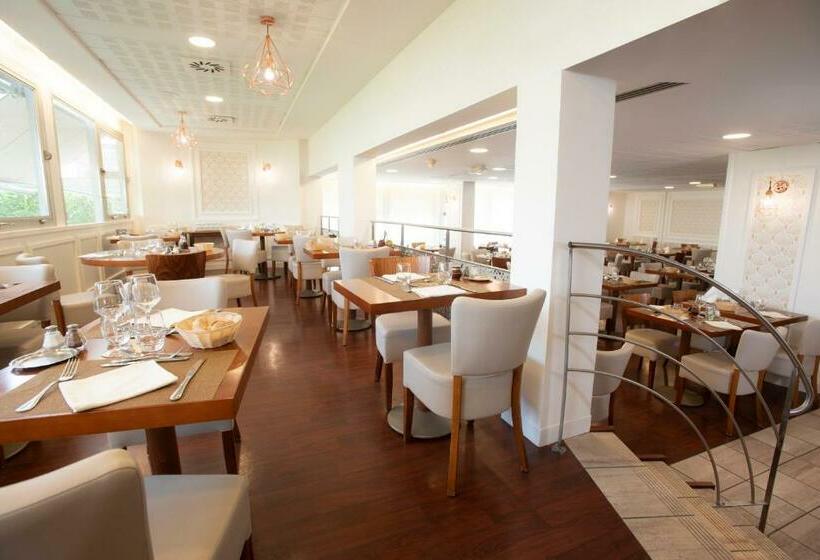 اتاق استاندارد یک نفره, Grand