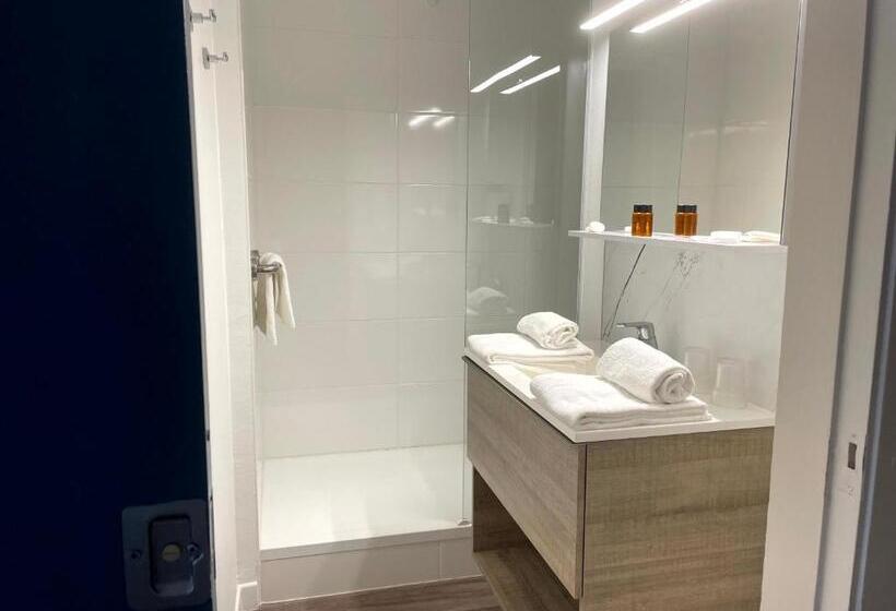 اتاق استاندارد یک نفره, Grand