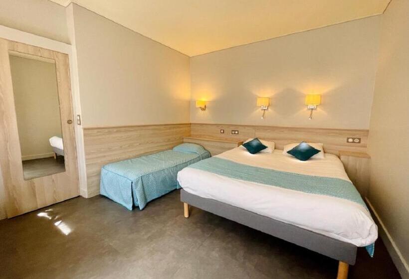 اتاق استاندارد سه نفره, Hostellerie De Bretonnière   Groupe Logis Hotels