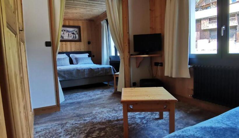 Полулюкс, Hôtel Chalet Les Ecureuils Restaurant, Sauna & Spa Garage