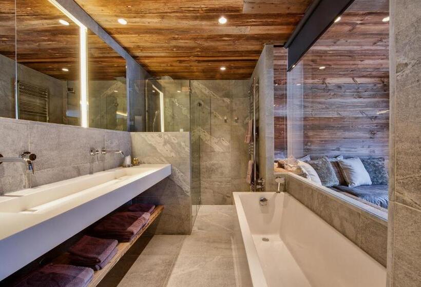 Люкс с Балконом, Hôtel Chalet Les Ecureuils Restaurant, Sauna & Spa Garage