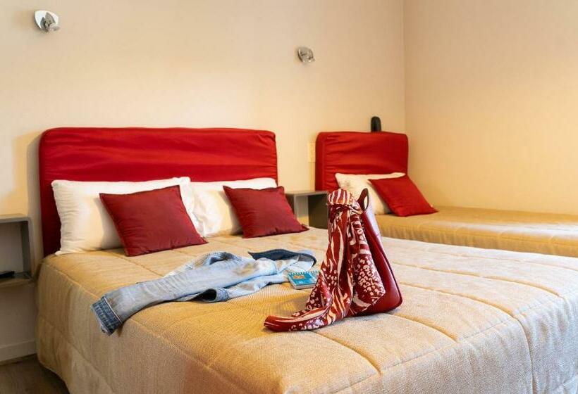 Номер Стандарт Трехместный, Hôtel Juantorena