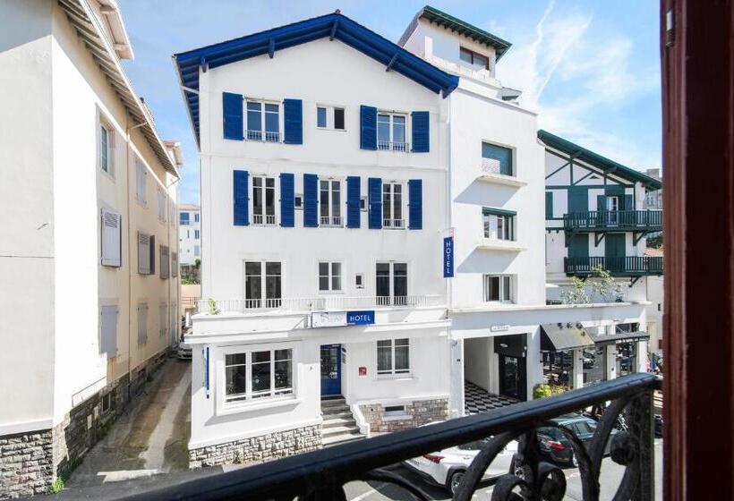 Номер Стандарт Трехместный, Hôtel Le Saphir