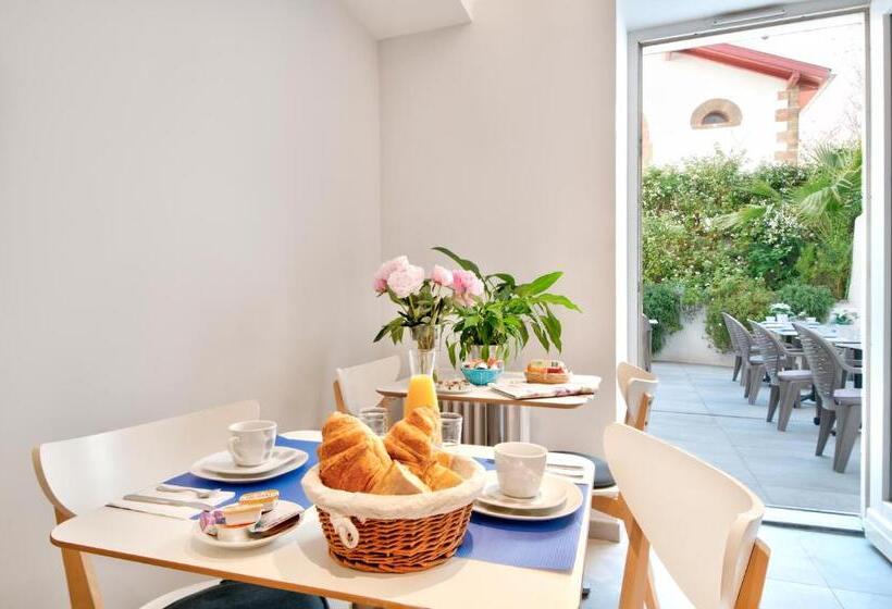 Номер Комфорт, Hôtel Le Saphir