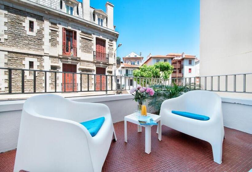 Номер Стандарт с Балконом, Hôtel Le Saphir