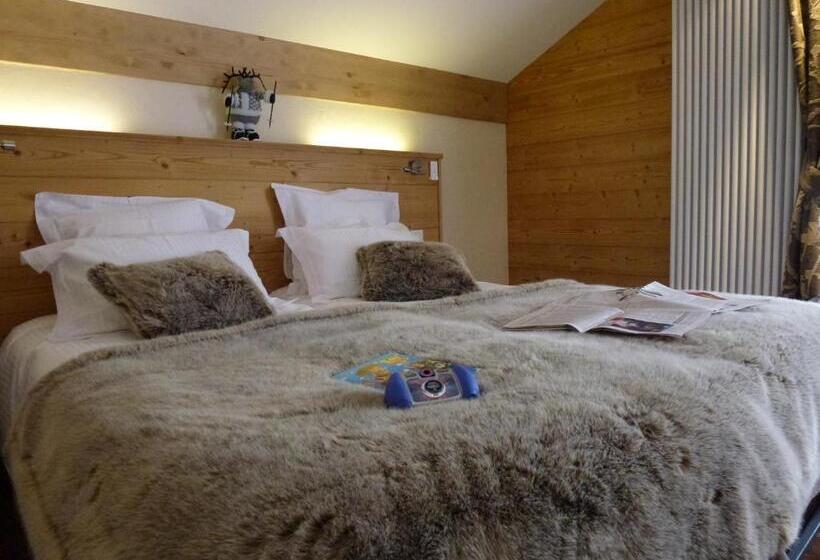 Трехместный Номер Стандарт с Балконом, Hôtel Restaurant Les Sapins Wellness & Gourmet