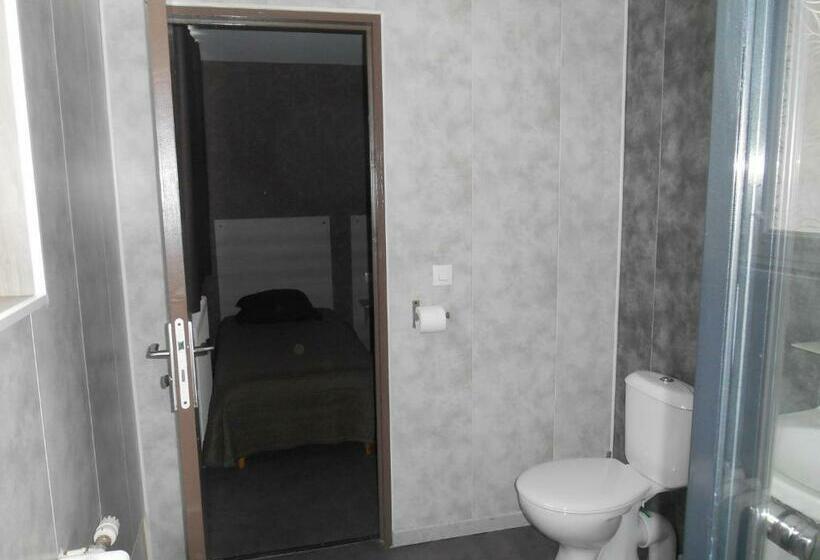Трехместный Номер Базовый, Hôtel La Tente Verte