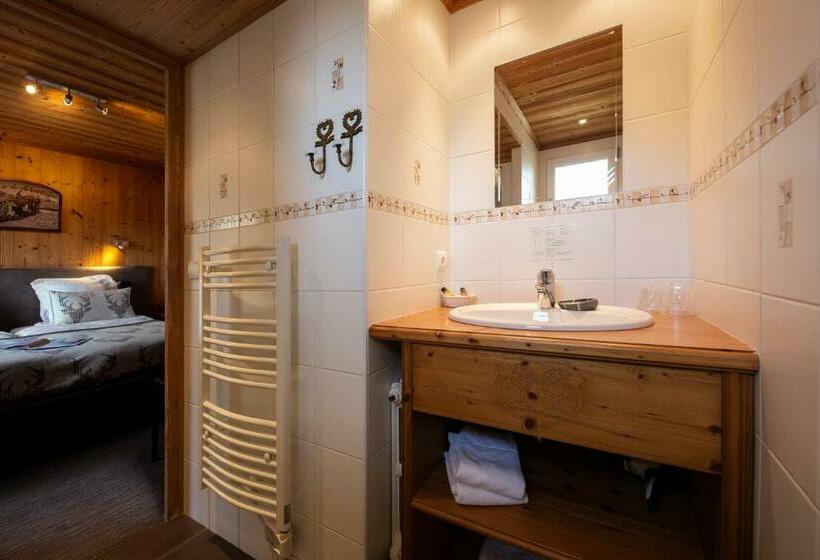 Номер Стандарт, Hôtel Chalet Les Ecureuils Restaurant, Sauna & Spa Garage
