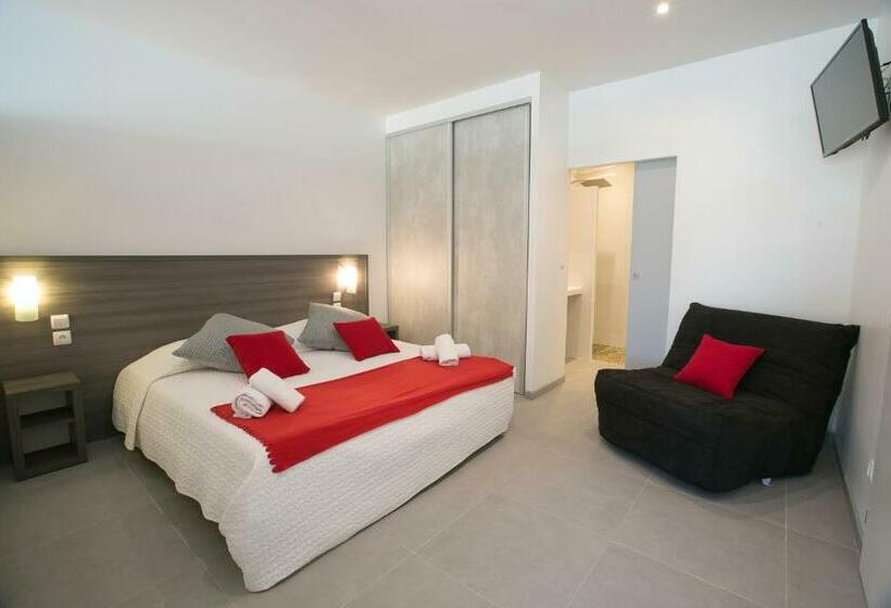 غرفة قياسية مطلّة علي البحر مزوَّدة بتراس, Le Grand Large Bord De Mer Hotel & Appartements