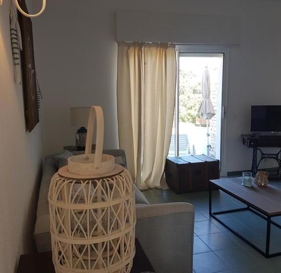 سوییت, Résidence Costa D'oru