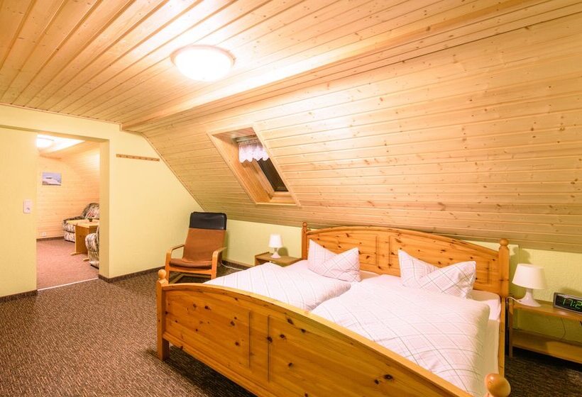 Семейный Номер, Ferienhotel Goldhübel