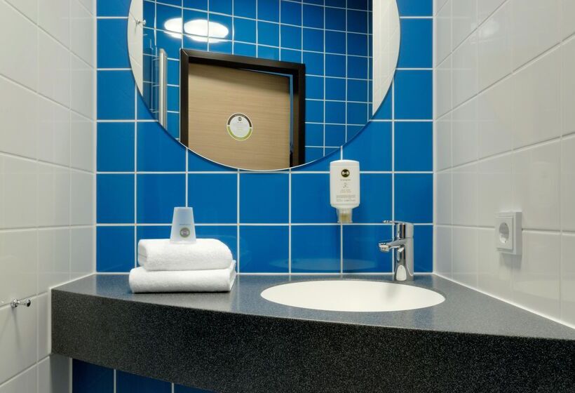 Номер Стандарт, B&b Hotel Paderborn
