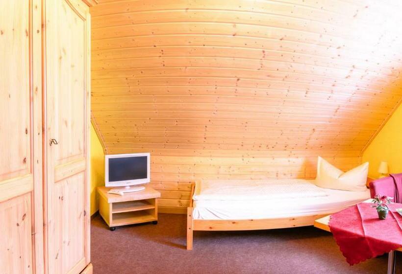 Семейный Номер, Ferienhotel Goldhübel