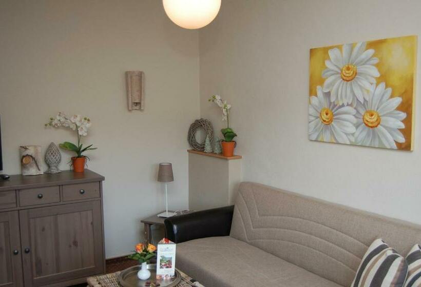 스위트, Ferienwohnungen Cafe Maarblick