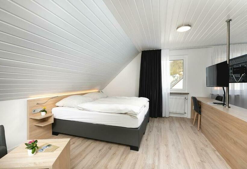 4인용 스탠다드 룸, Zur Blume Hotel & Restaurant Efringen Kirchen Bei Basel