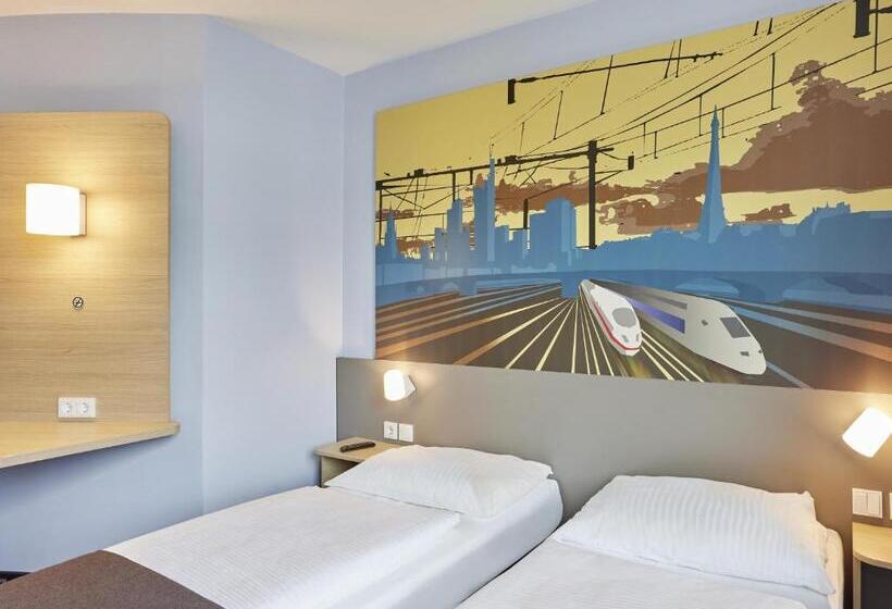 Номер Стандарт, B&b Hotel Saarbrücken Hbf