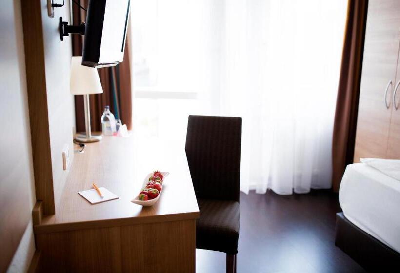 Номер Стандарт Индивидуальный, Centro Hotel U No1, Trademark Collection By Wyndham