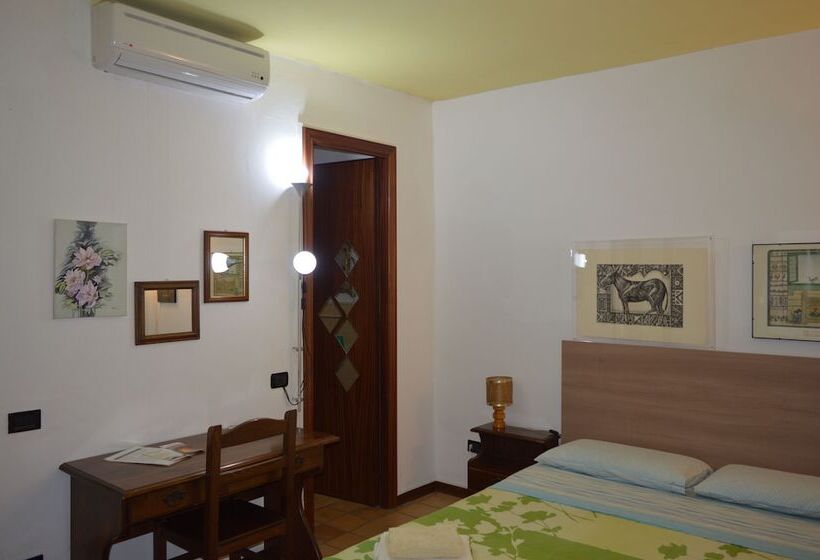 Номер Стандарт Трехместный, B&b Il Giardino Segreto