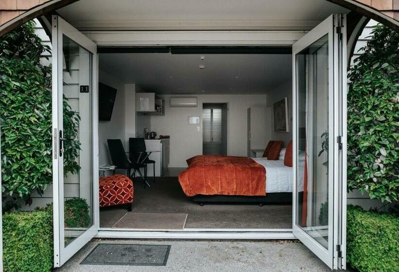 Студио Executive, The Grange Motel