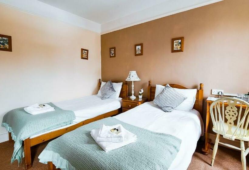 Номер Стандарт, Pickwicks Guest House