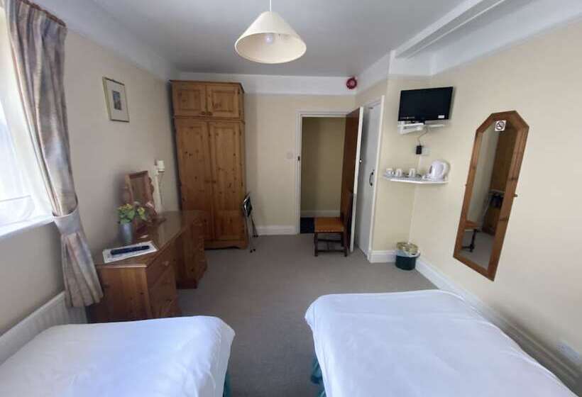 Номер Стандарт, Pickwicks Guest House
