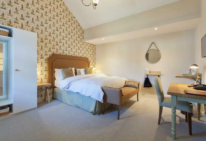 Номер Deluxe, The Inn West End