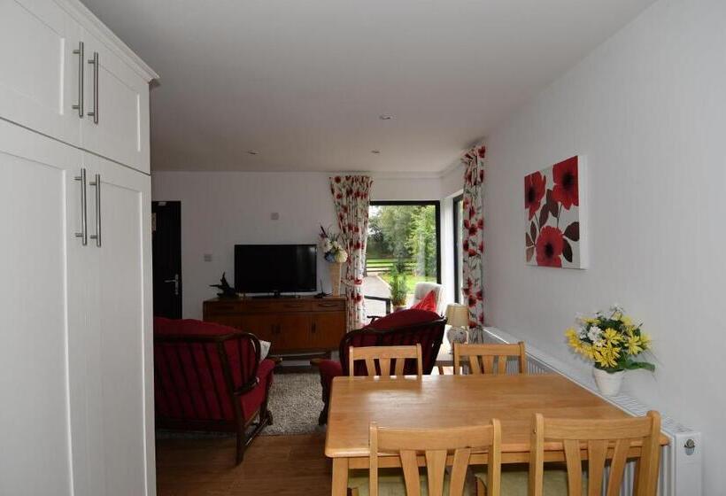 Дом 2 Спальни, The Rocks B&b