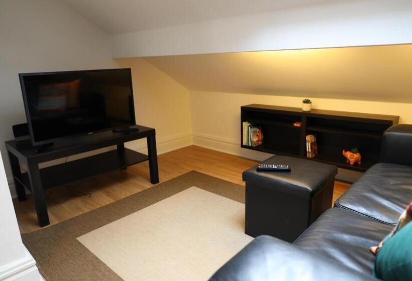 Апартаменты 1 Спальня, Wayfarers Independent Hostel