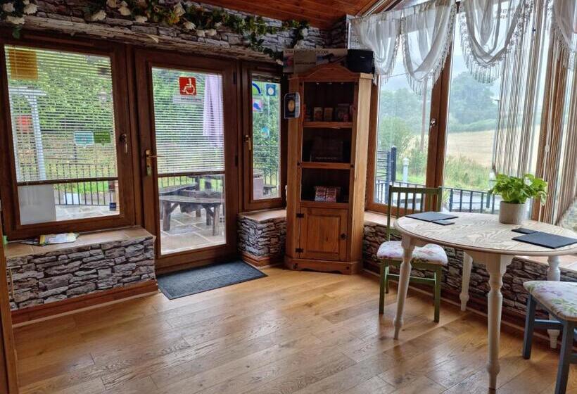 Семейный Номер, Castle Lodge   Brecon Beacons Accommodation