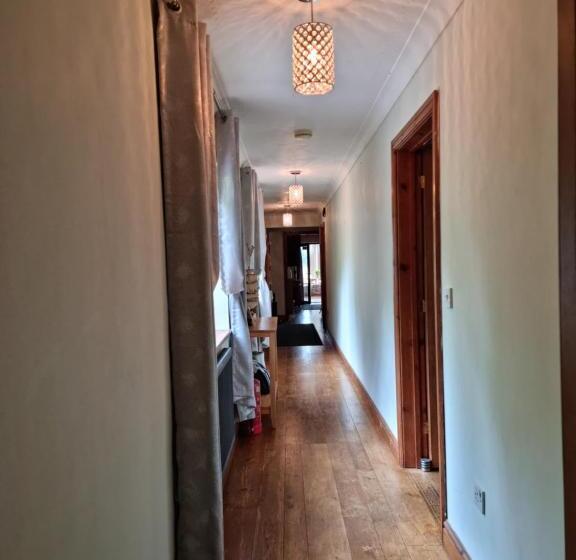Семейный Номер, Castle Lodge   Brecon Beacons Accommodation