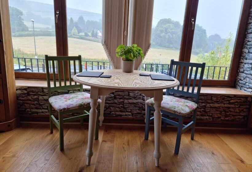 Номер Стандарт, Castle Lodge   Brecon Beacons Accommodation