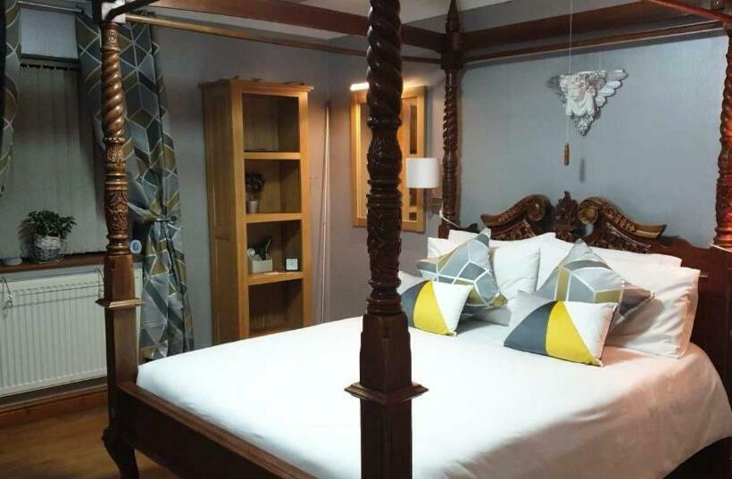 Номер Стандарт, Castle Lodge   Brecon Beacons Accommodation