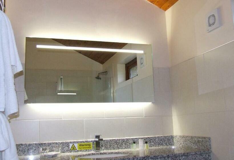 Quarto Estandar, Calderfields Golf & Country Club