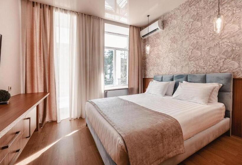 اتاق لوکس با بالکن, Park Hotel Tskaltubo   Balneo Resort