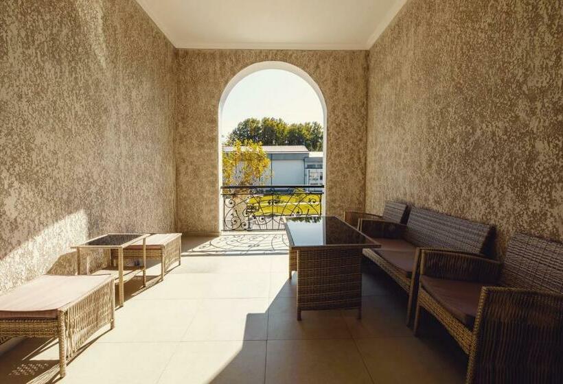 اتاق خانوادگی, Park Hotel Tskaltubo   Balneo Resort