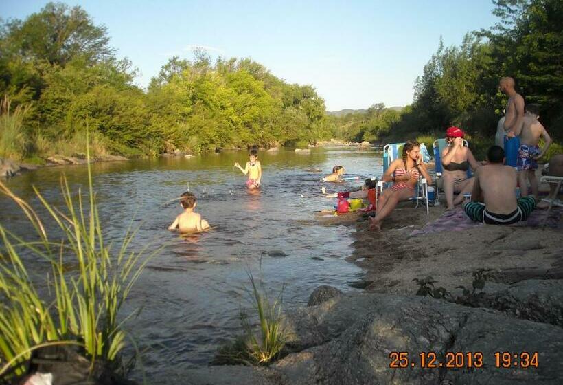 بنجلو قياسى, Cabañas Ecos Del Rio