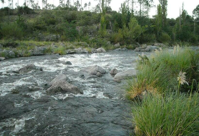 بنجلو قياسى, Cabañas Ecos Del Rio