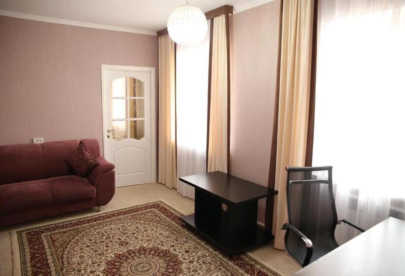سوییت سوپریور, Sweet Home