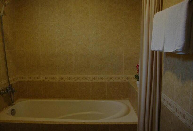 بانگلوی استاندارد با چشم‌انداز دریا, Orchid Boutique Beach Resort