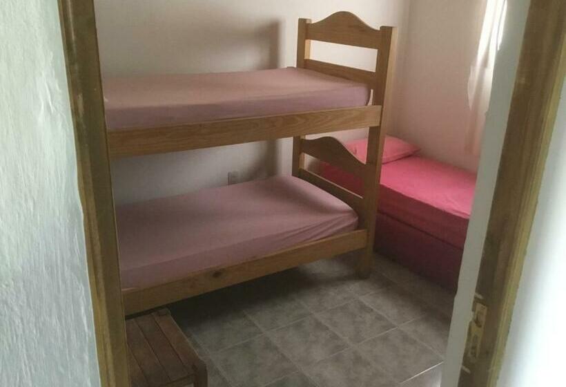 经济房, Tree House Hostel