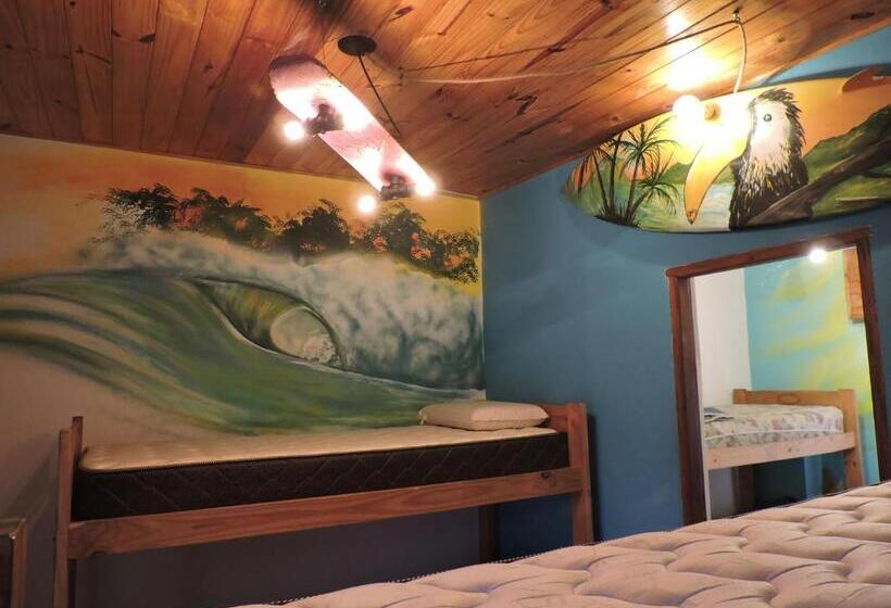 家庭间, Carrusel Art Hostel