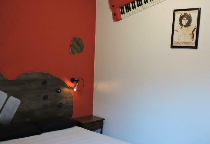 标准三人间, Carrusel Art Hostel