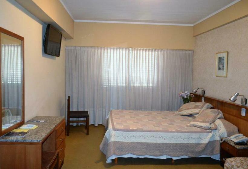 اتاق استاندارد سه نفره, Hostal Santa Fe De La Veracruz
