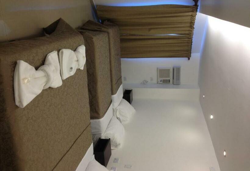 اتاق استاندارد سه نفره, Lorenzo Suites