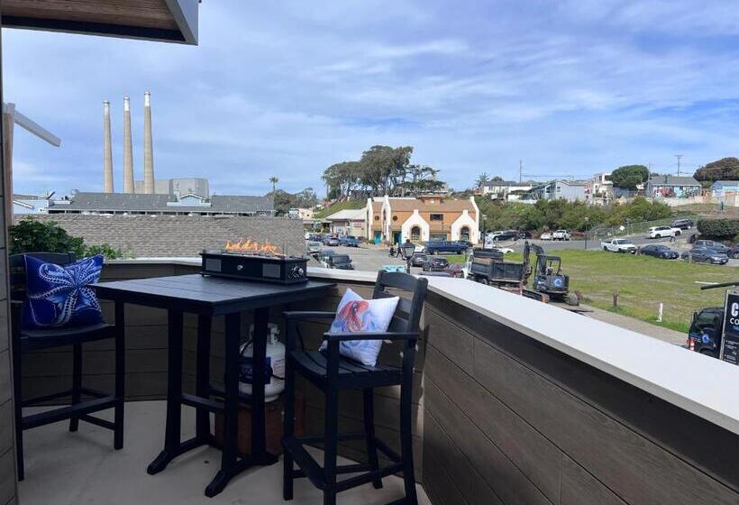 Полулюкс Одноместный с Террасой, Harborwalk Inn