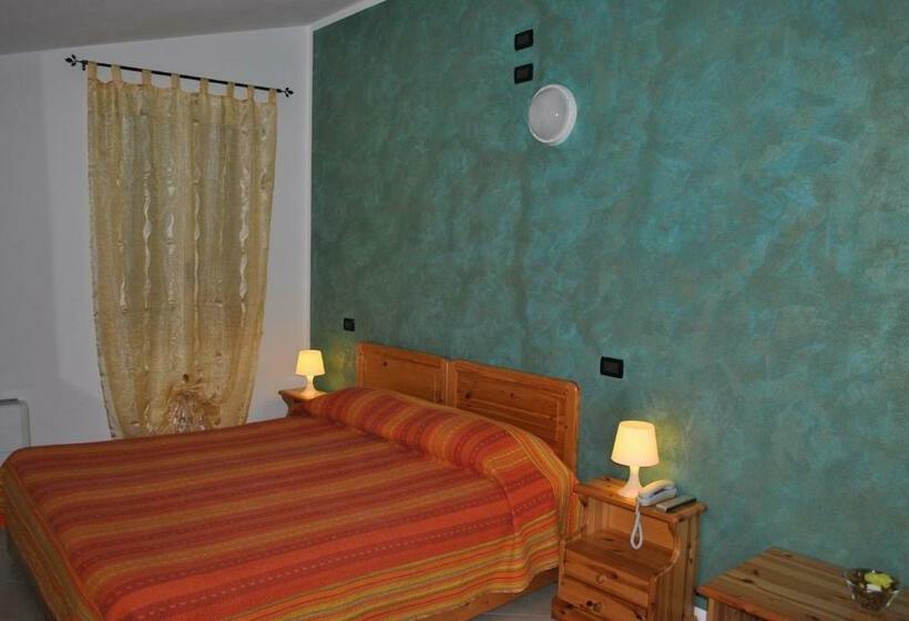 スタンダードトリプルルーム, Albergo Quattro Pini